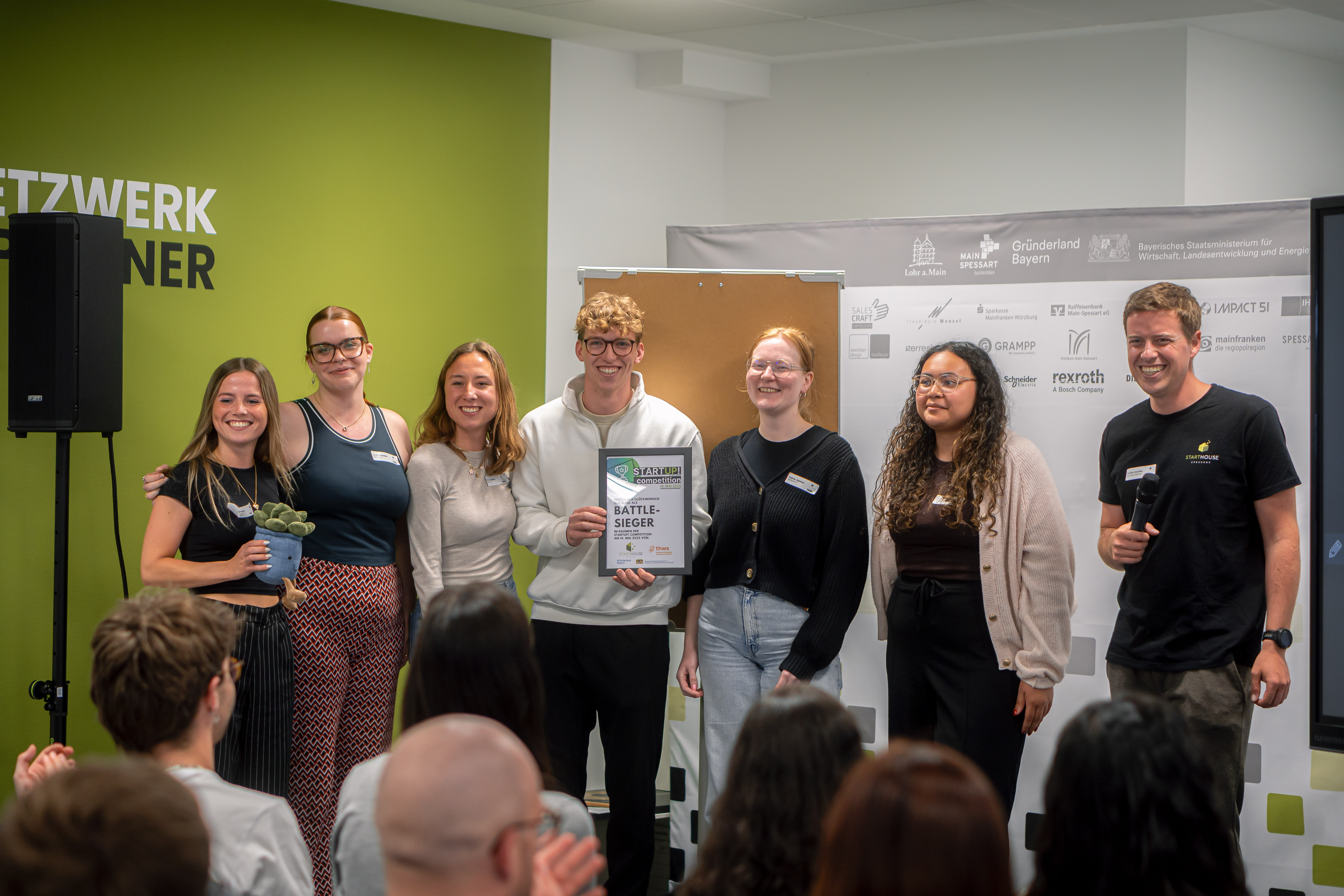Team „SenseUp“ überzeugte im Pitch-Battle mit ihrer Lösung zur webfactor-Challenge rund um mentale Gesundheit im Job.